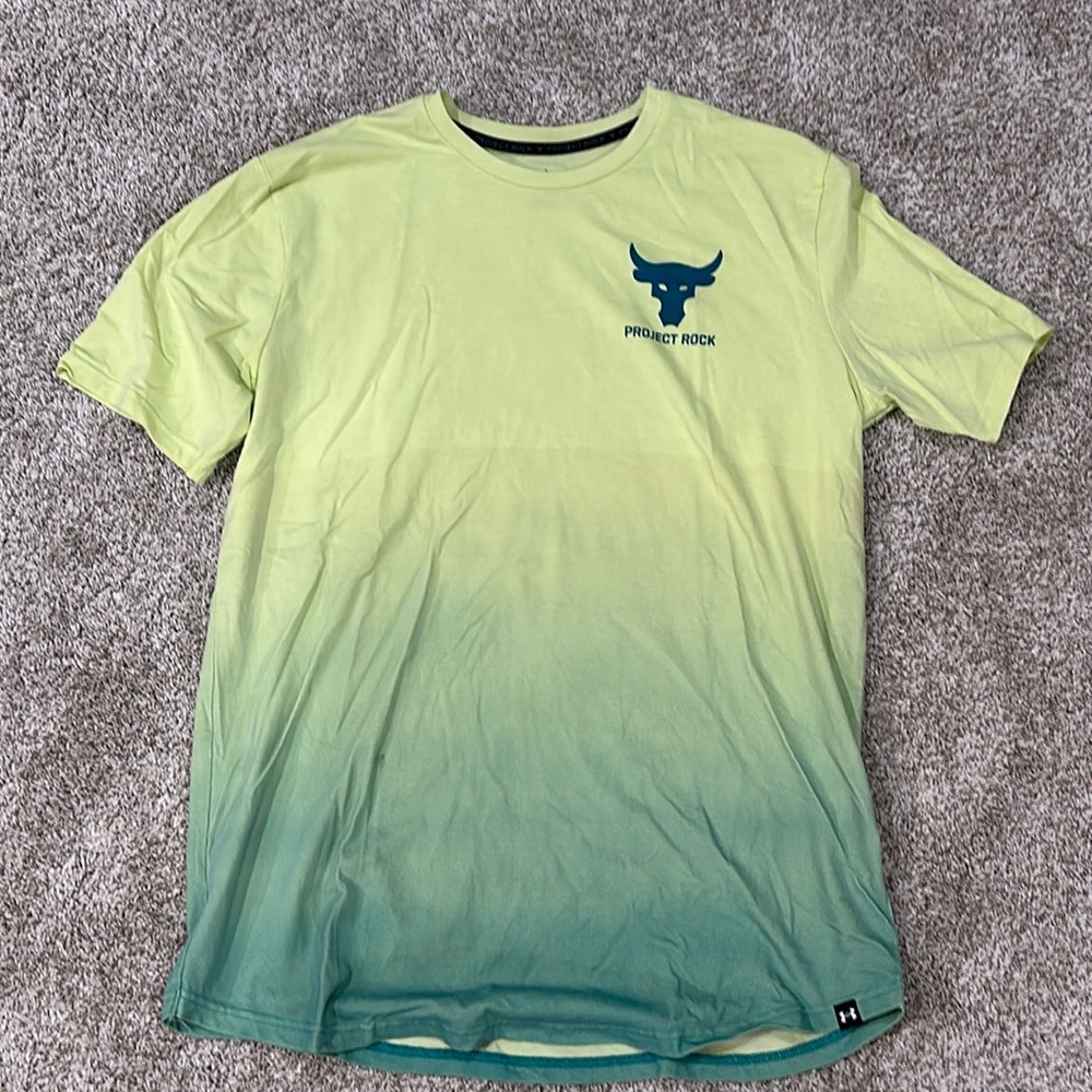 Under Armour Project Rock Size L Gradient T-Shirt EUC